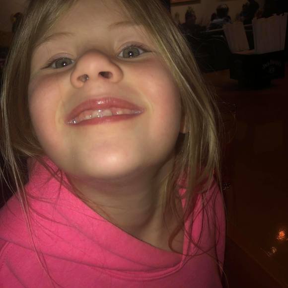 Meet your Posher, Amanda - Picture 1 of 1